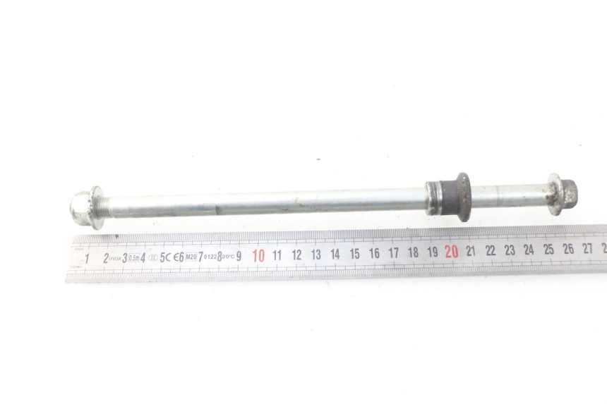 photo de FRONT WHEEL AXLE SUZUKI UC EPICURO 125 (1999 - 2003)