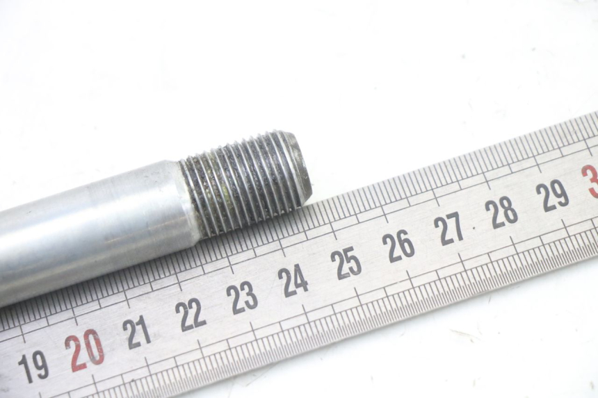 photo de FRONT WHEEL AXLE SUZUKI SV S 650 (2003 - 2009)