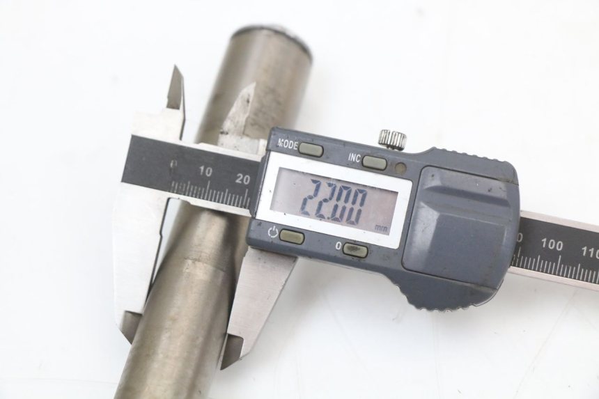 photo de FRONT WHEEL AXLE KTM SX 85 (2013 - 2017)