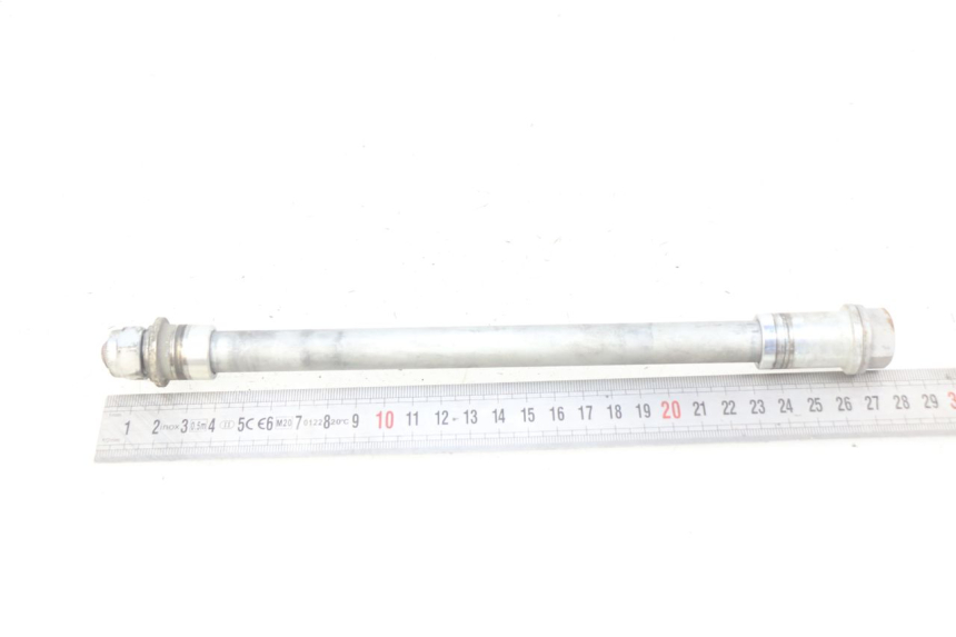 photo de FRONT WHEEL AXLE APRILIA SXR 50 (2021 - 2023)