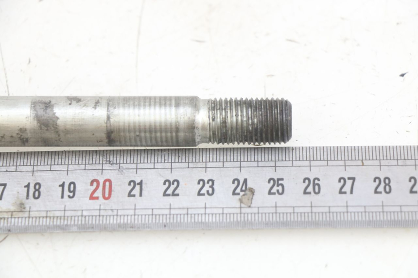 photo de FRONT WHEEL AXLE SYM GTS EFI 125 (2012 - 2016)