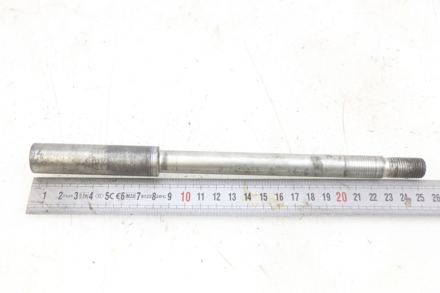 photo de FRONT WHEEL AXLE SYM GTS EFI 125 (2012 - 2016)