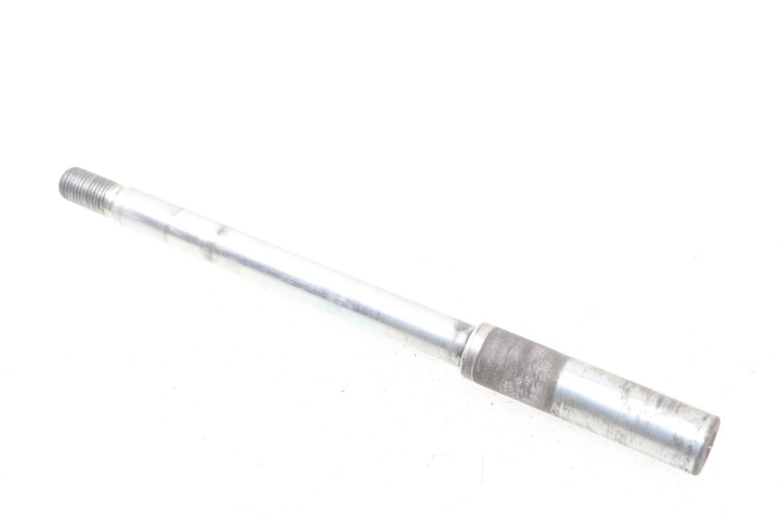 photo de FRONT WHEEL AXLE SYM GTS EFI ABS 125 (2012 - 2016)
