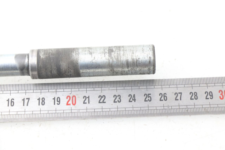 photo de FRONT WHEEL AXLE SYM GTS EFI ABS 125 (2012 - 2016)