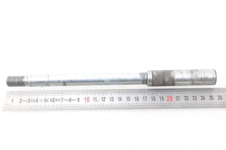photo de FRONT WHEEL AXLE SYM GTS EFI ABS 125 (2012 - 2016)