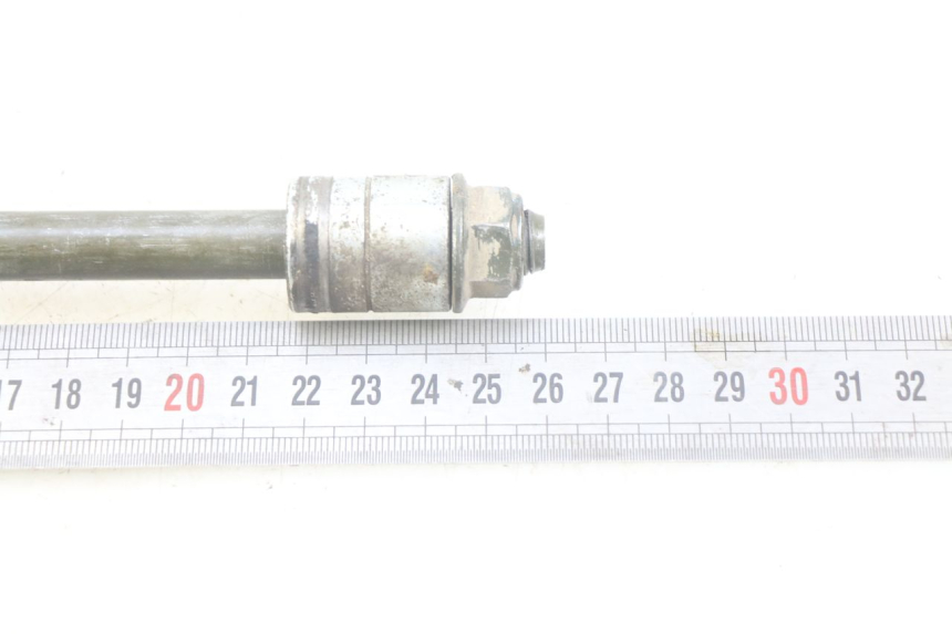 photo de FRONT WHEEL AXLE SYM WOLF SB 125 (2011 - 2018)