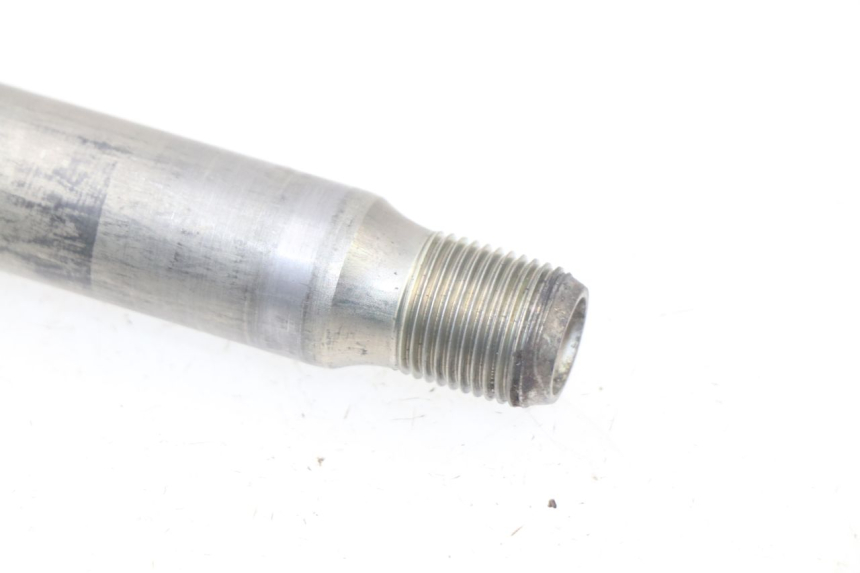 photo de FRONT WHEEL AXLE YAMAHA TDM ABS 900 (2002 - 2014)