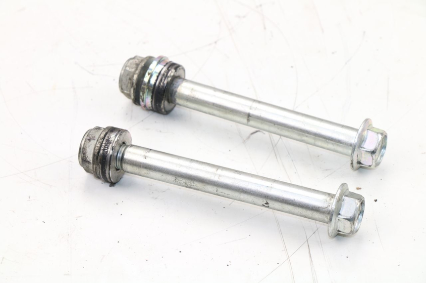 photo de FRONT WHEEL AXLE YAMAHA TRICITY 125 (2012 - 2016)