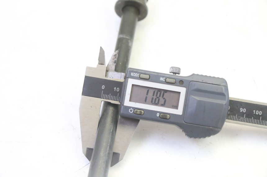 photo de FRONT WHEEL AXLE PEUGEOT TWEET 4T 50 (2018 - 2020)