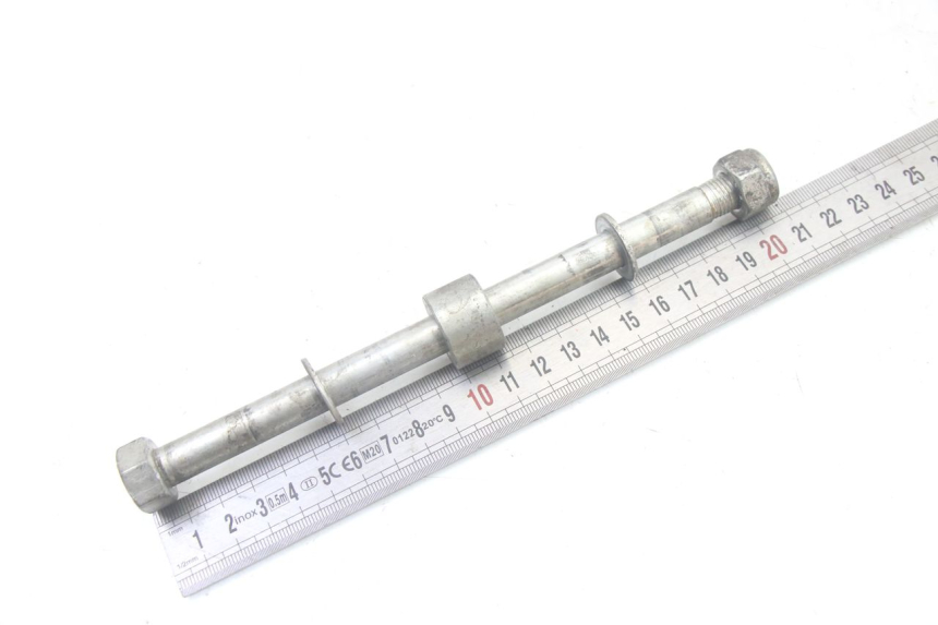 photo de FRONT WHEEL AXLE YAMAHA WHY 50 (1998 - 2000)