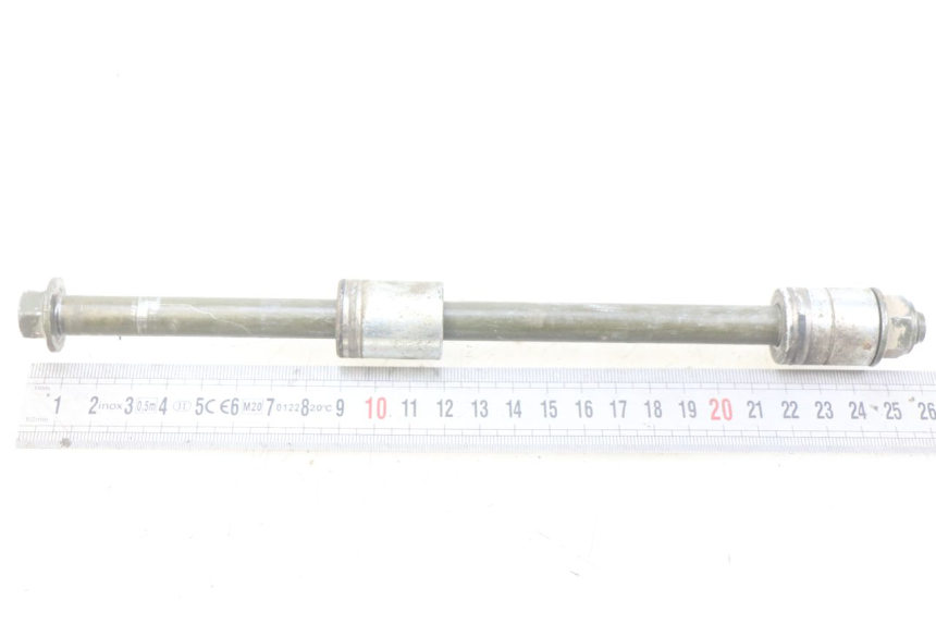 photo de FRONT WHEEL AXLE SYM WOLF SB 125 (2011 - 2018)