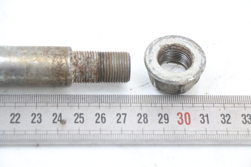 photo de FRONT WHEEL AXLE PIAGGIO X10 125 (2012 - 2017)