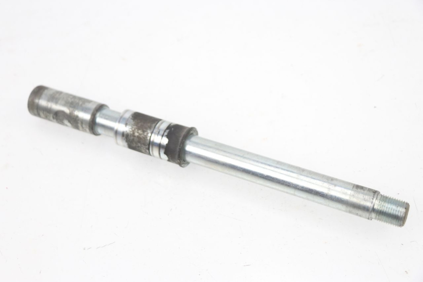 photo de FRONT WHEEL AXLE KYMCO XCITING 500 (2007 - 2010)