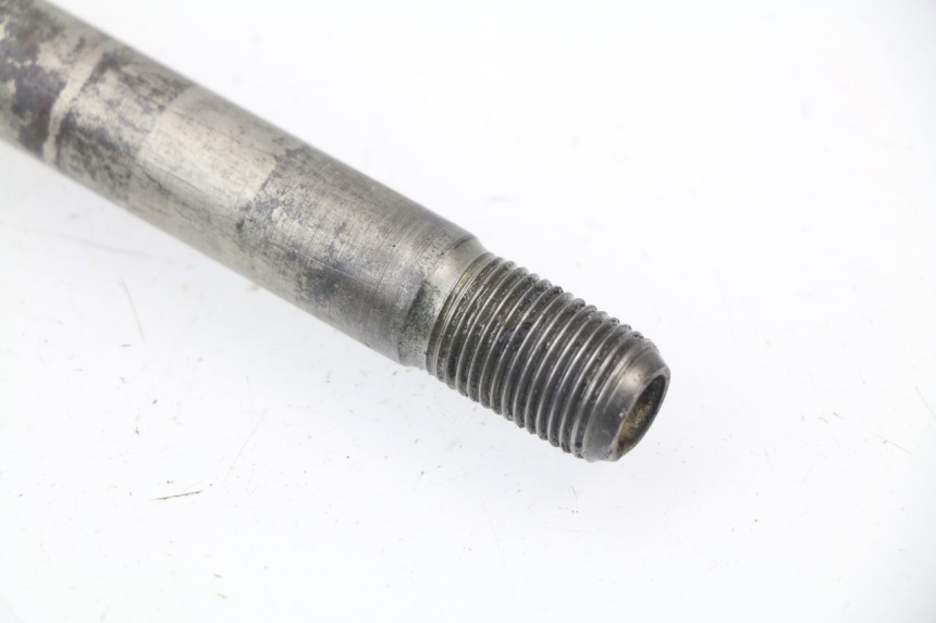 photo de FRONT WHEEL AXLE YAMAHA XJN XJ N DIVERSION 600 (1994 - 1997)