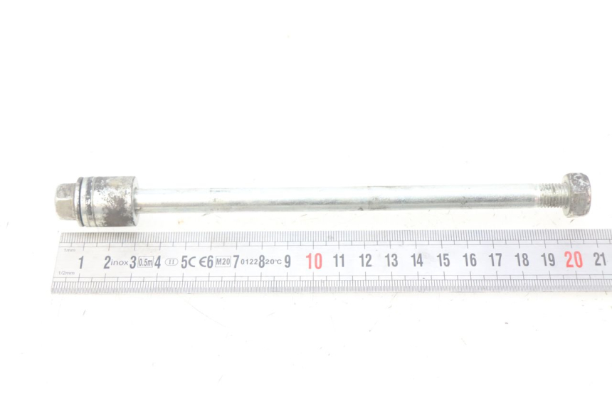 photo de FRONT WHEEL AXLE YAMAHA D'ELIGHT DELIGHT 115 (2013 - 2017)