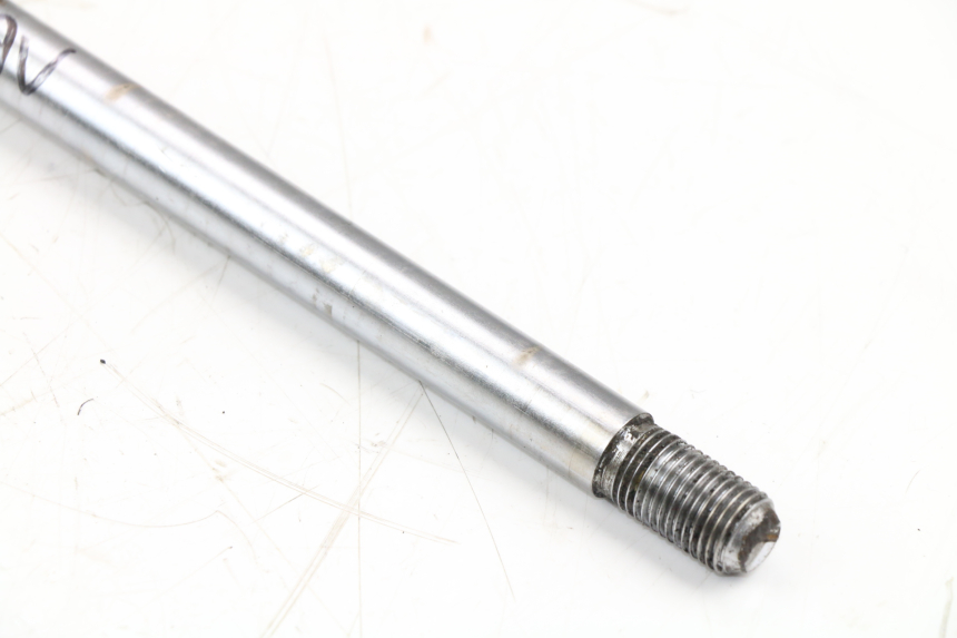 photo de FRONT WHEEL AXLE YAMAHA FZX FAZER 750 (1987 - 1998)