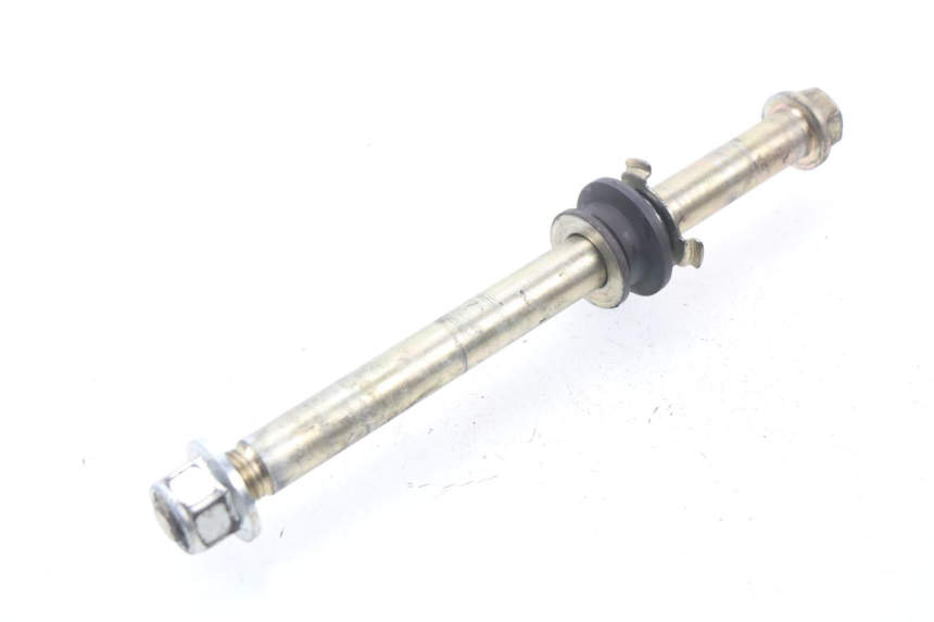 photo de FRONT WHEEL AXLE YAMAHA YBR 125 (2007 - 2009)