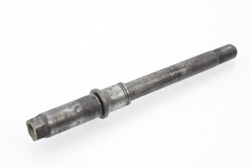 photo de FRONT WHEEL AXLE YAMAHA YZ 125 (1998 - 2005)