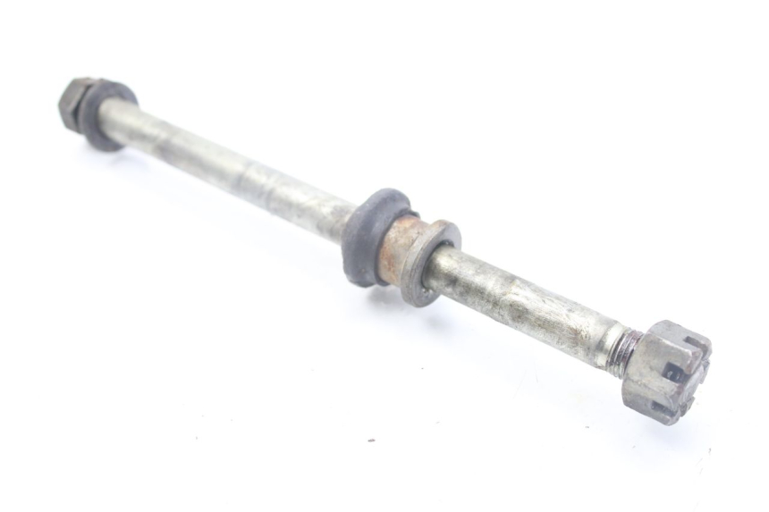 photo de FRONT WHEEL AXLE YAMAHA YZ 80 (1982 - 1983)