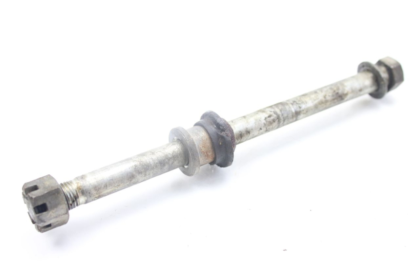photo de FRONT WHEEL AXLE YAMAHA YZ 80 (1982 - 1983)