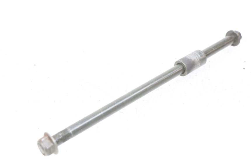 photo de FRONT WHEEL AXLE YAMASAKI YM T 125 (2015 - 2020)
