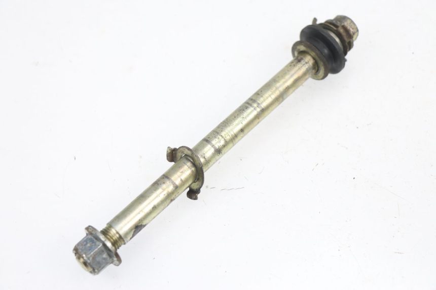 photo de FRONT WHEEL AXLE YAMAHA YBR 125 (2004 - 2006)
