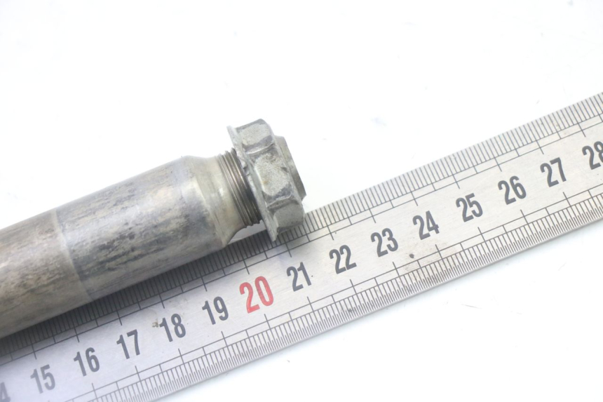 photo de FRONT WHEEL AXLE YAMAHA YZF YZ-F 450 (2014 - 2016)