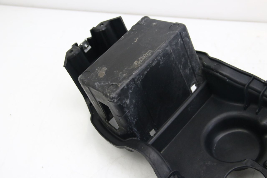 photo de BATTERY TRAY APRILIA SCARABEO 4T 50 (2009 - 2017)
