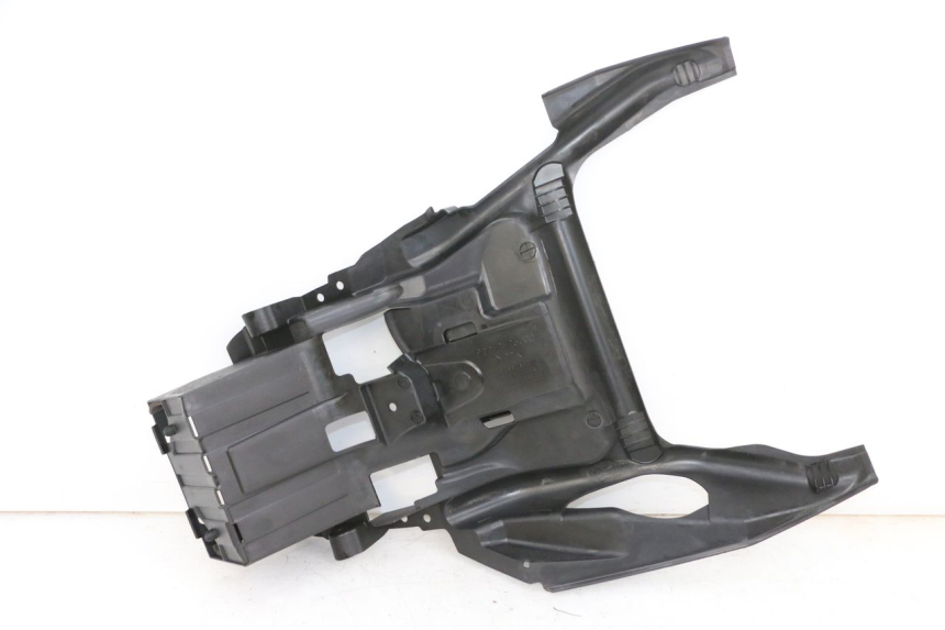 photo de BATTERY BOX SUZUKI BURGMAN 650 (2013 - 2020)