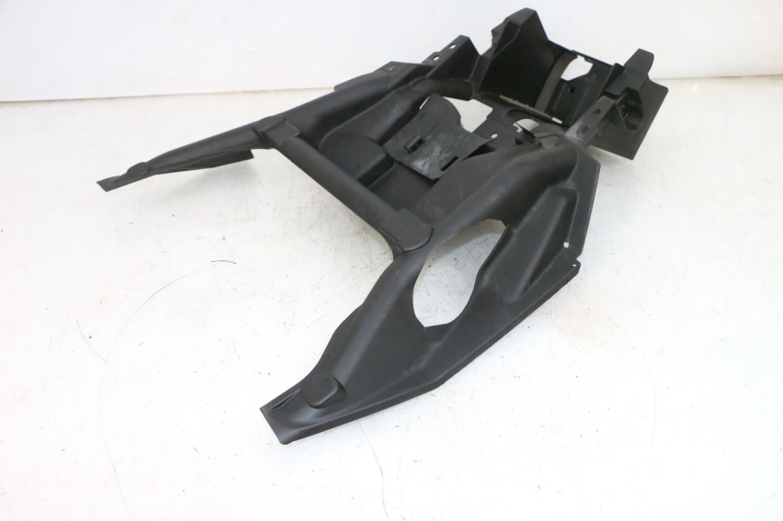 photo de BATTERY BOX SUZUKI BURGMAN 650 (2013 - 2020)