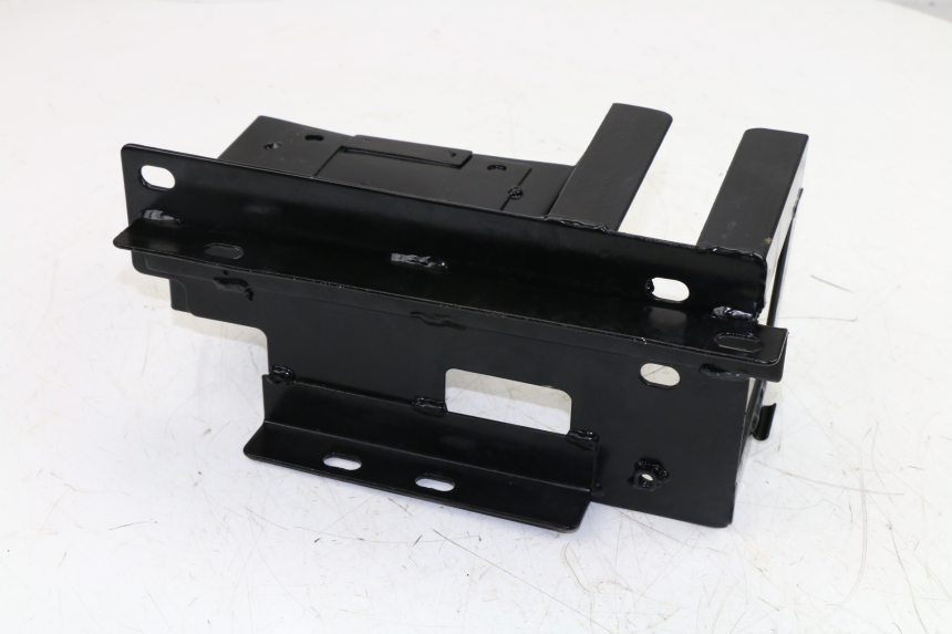 photo de BATTERY BOX LEONART DAYTONA 125 (2014 - 2017) - Zoom on usage condition