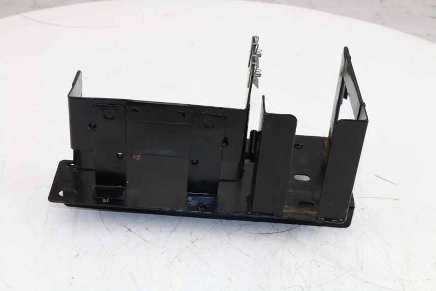 photo de BATTERY BOX LEONART DAYTONA 125 (2014 - 2017) - Alternative perspective