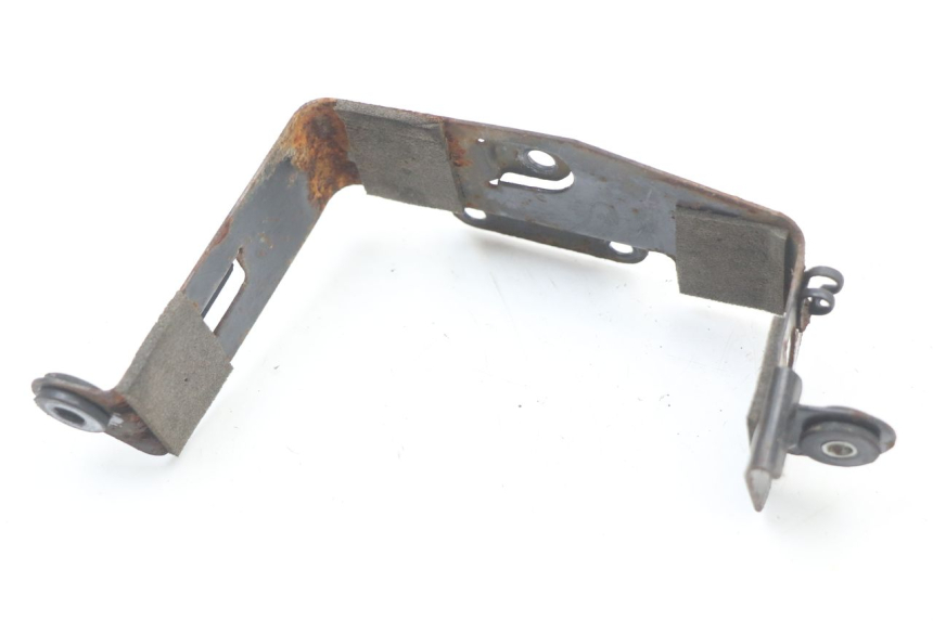 photo de BATTERY BOX SUZUKI GN 125 (1997 - 2000)