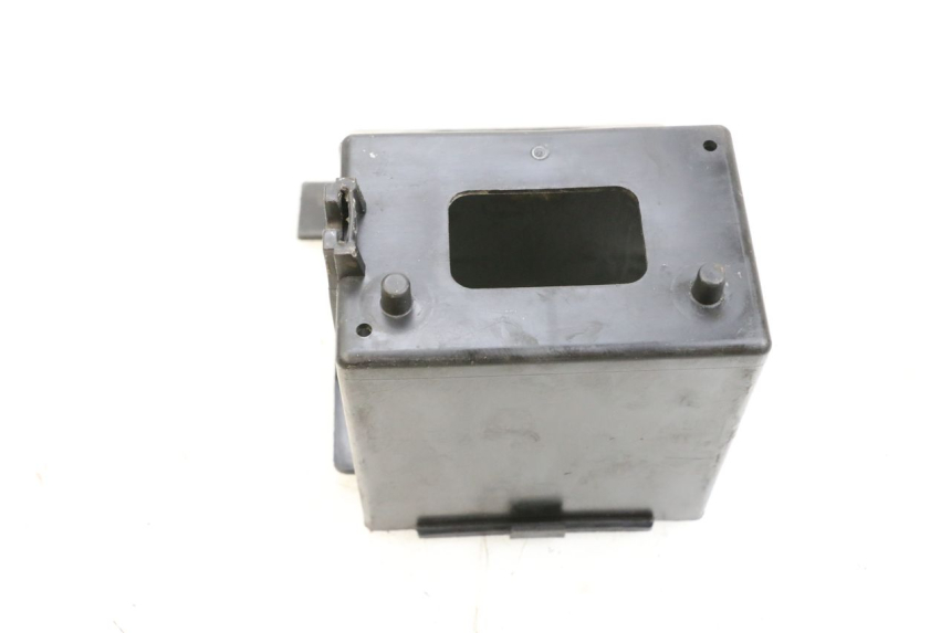 photo de BATTERY BOX KAWASAKI GPZ RX 1000 (1986 - 1988) - Zoom on usage condition
