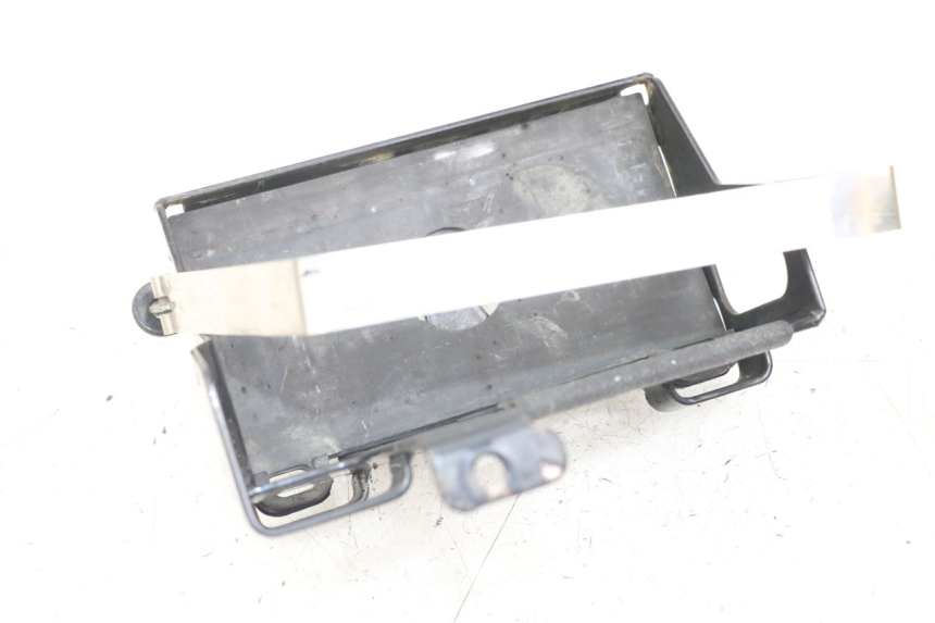 photo de BATTERY TRAY HARLEY DAVIDSON SPORTSTER XL CUSTOM 1200 (2003 - 2004)