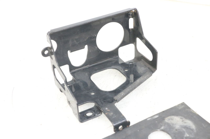 photo de BATTERY TRAY HARLEY DAVIDSON SPORTSTER XL CUSTOM 1200 (2003 - 2004)