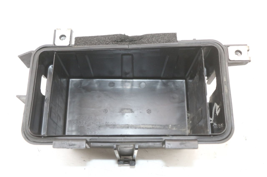photo de BATTERY BOX HONDA FJS SILVER WING SILVERWING 400 (2005 - 2008)