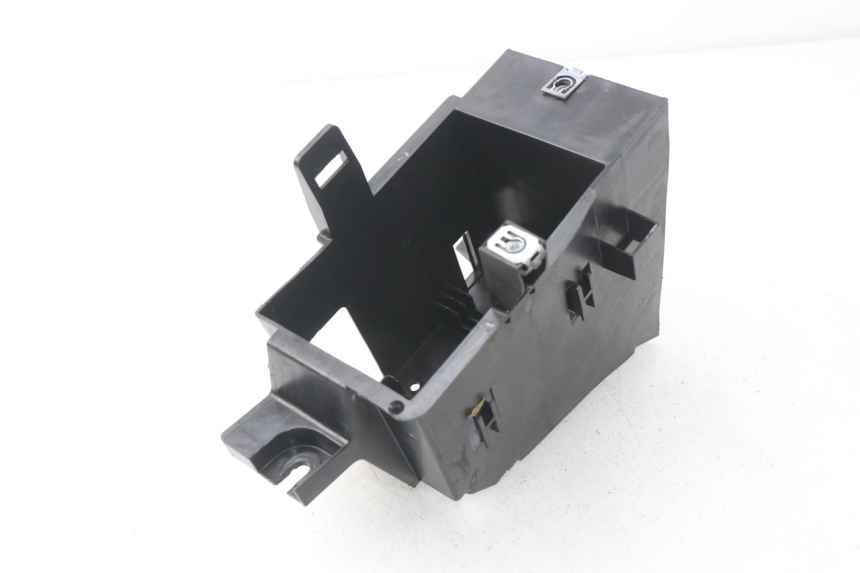 photo de BATTERY TRAY PEUGEOT SATELIS 125 (2006 - 2009)