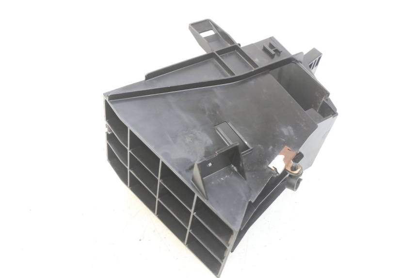 photo de BATTERY TRAY PEUGEOT SATELIS 125 (2006 - 2009)