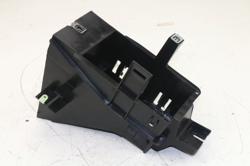 photo de BATTERY BOX PEUGEOT SATELIS 125 (2013 - 2018)