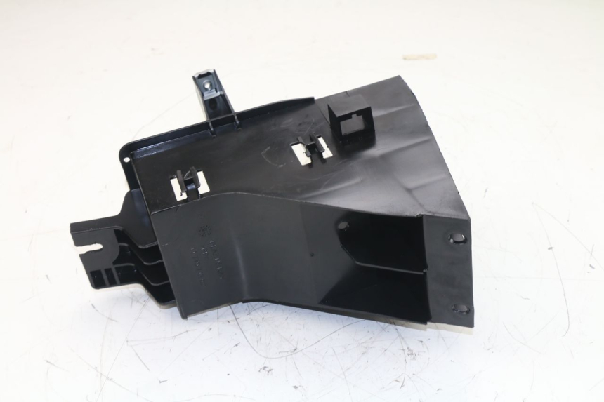 photo de BATTERY BOX PEUGEOT SATELIS 125 (2013 - 2018)