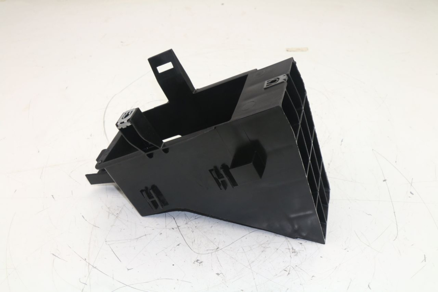 photo de BATTERY BOX PEUGEOT SATELIS 125 (2013 - 2018)