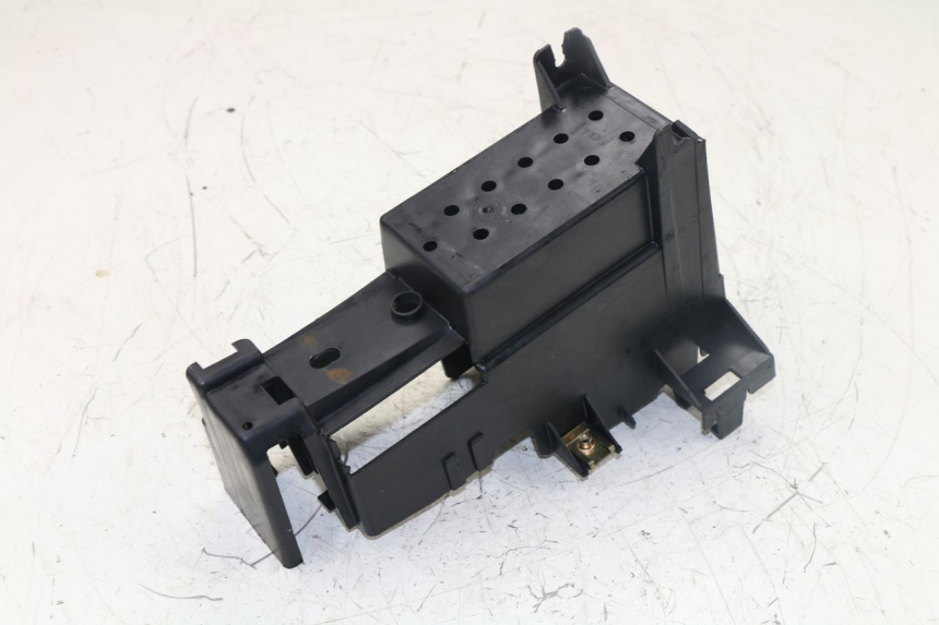 photo de BATTERY BOX PEUGEOT TREKKER 50 (1998 - 2004)