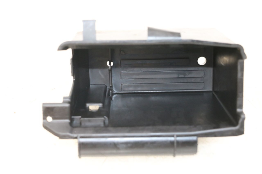 photo de BATTERY BOX PIAGGIO VESPA PRIMAVERA 4T 50 (2021 - 2024)