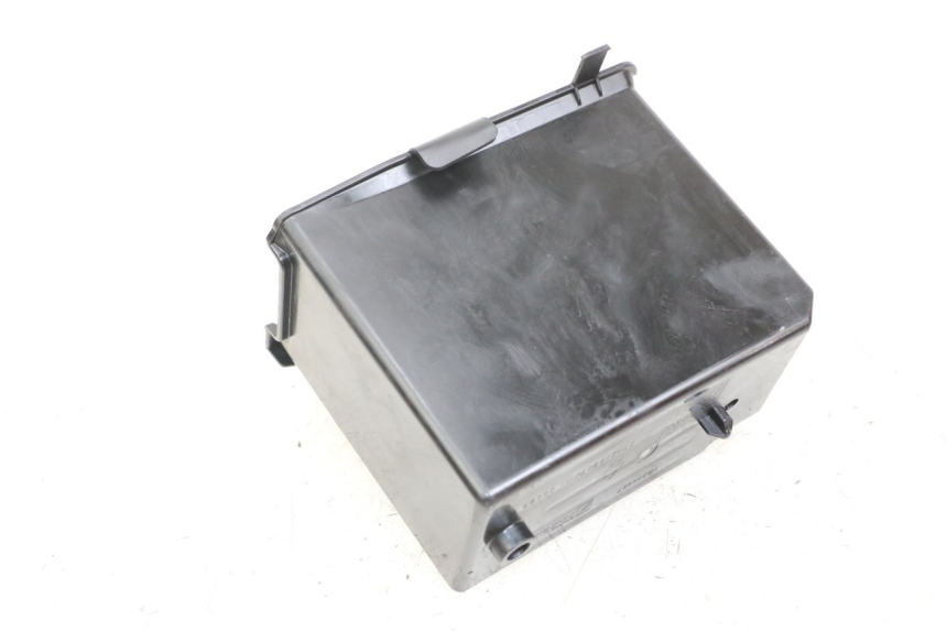 photo de BATTERY BOX PIAGGIO VESPA PRIMAVERA 4T 50 (2021 - 2024)