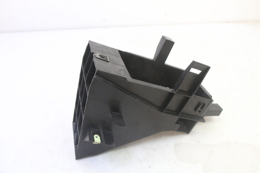 photo de BATTERY BOX PEUGEOT SATELIS 125 (2013 - 2018)