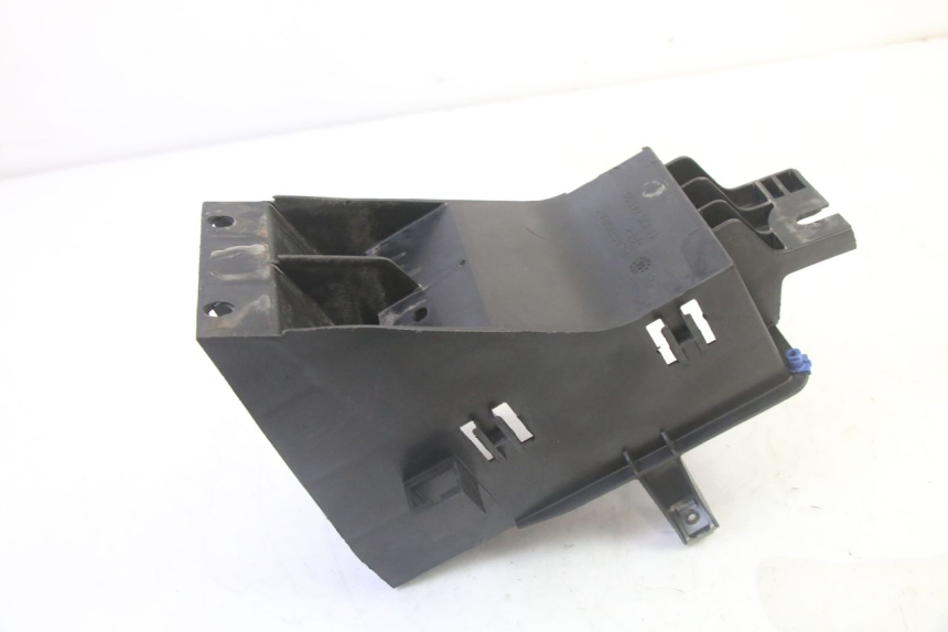 photo de BATTERY BOX PEUGEOT SATELIS 125 (2013 - 2018)