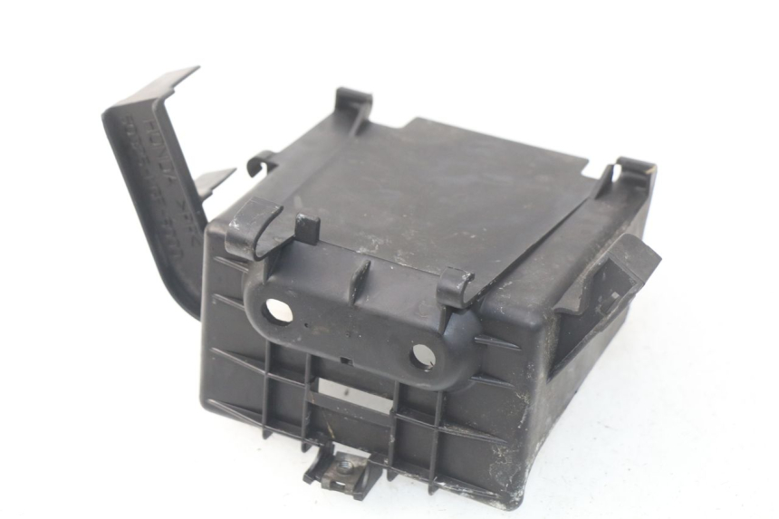 photo de BATTERY BOX HONDA SES DYLAN 125 (2002 - 2006)