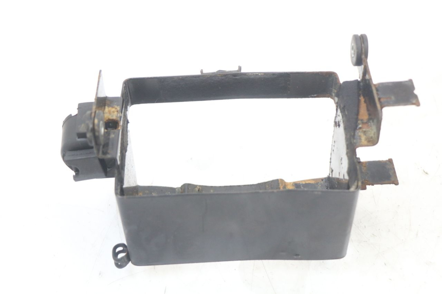 photo de BATTERY BOX SUZUKI GS F 500 (2004 - 2007)