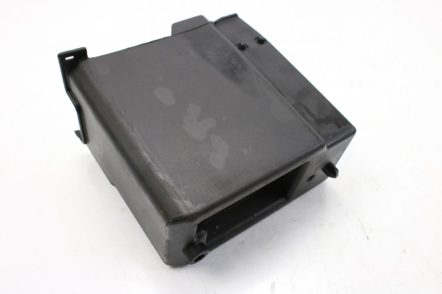 photo de BATTERY TRAY PIAGGIO VESPA GTS IGET ABS 125 (2017 - 2023)